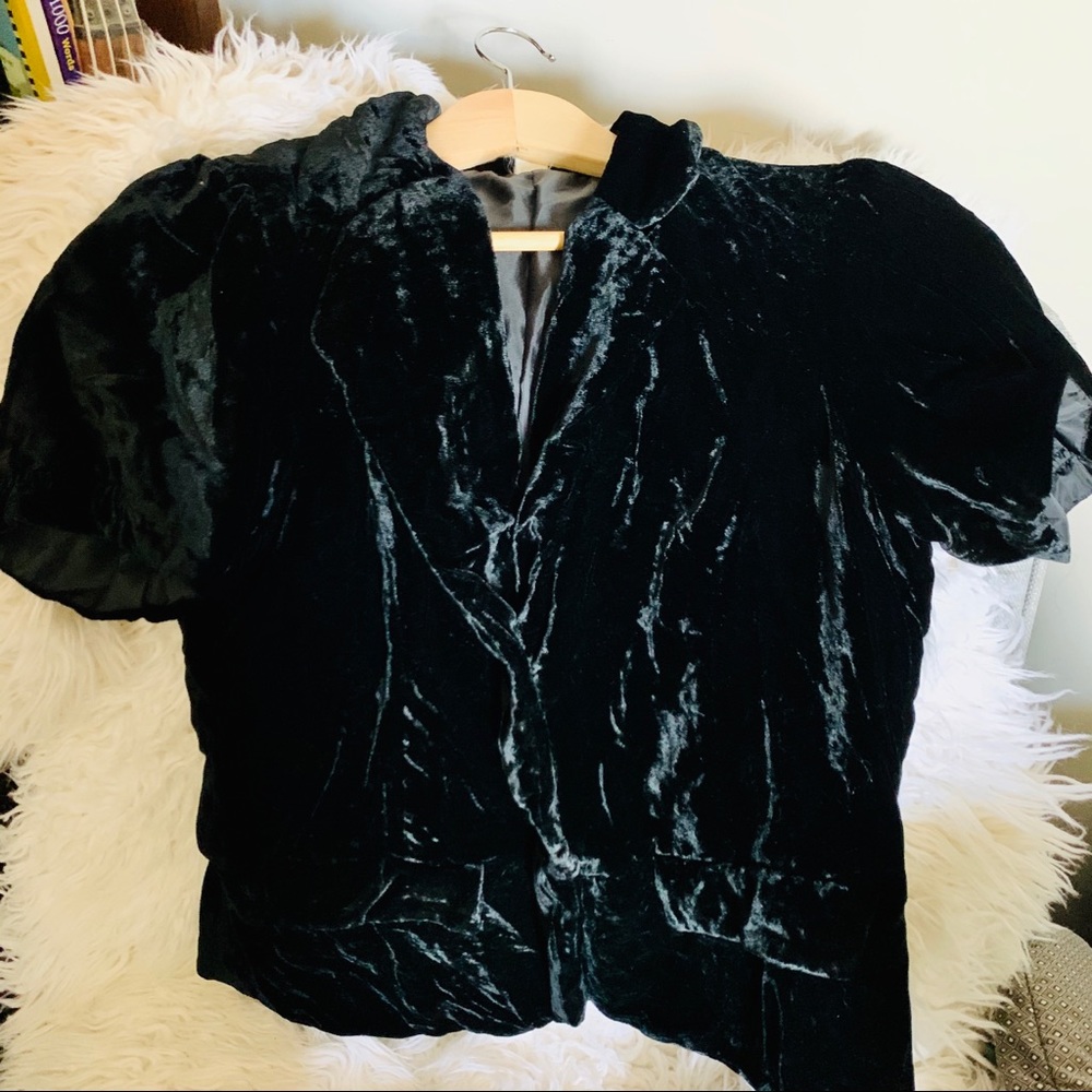 Velvet short sleeve jacket